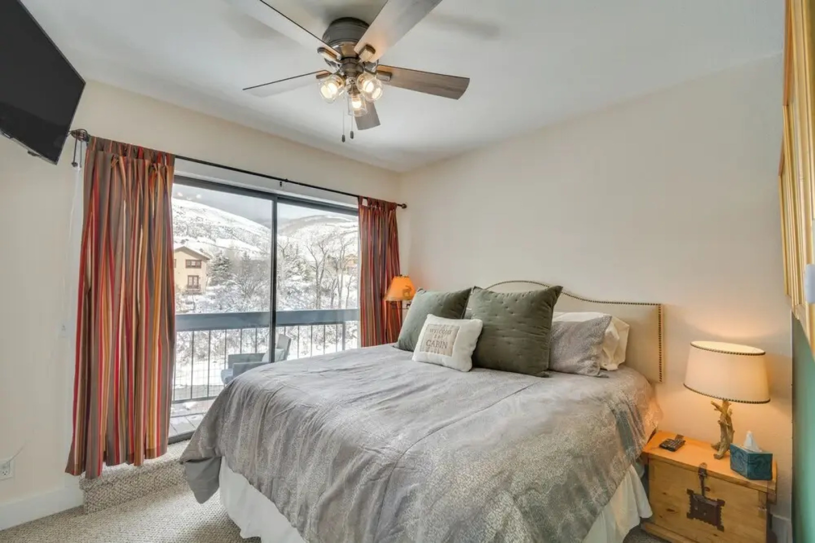 Private Ski Retreat in Avon: Eagle River Views!