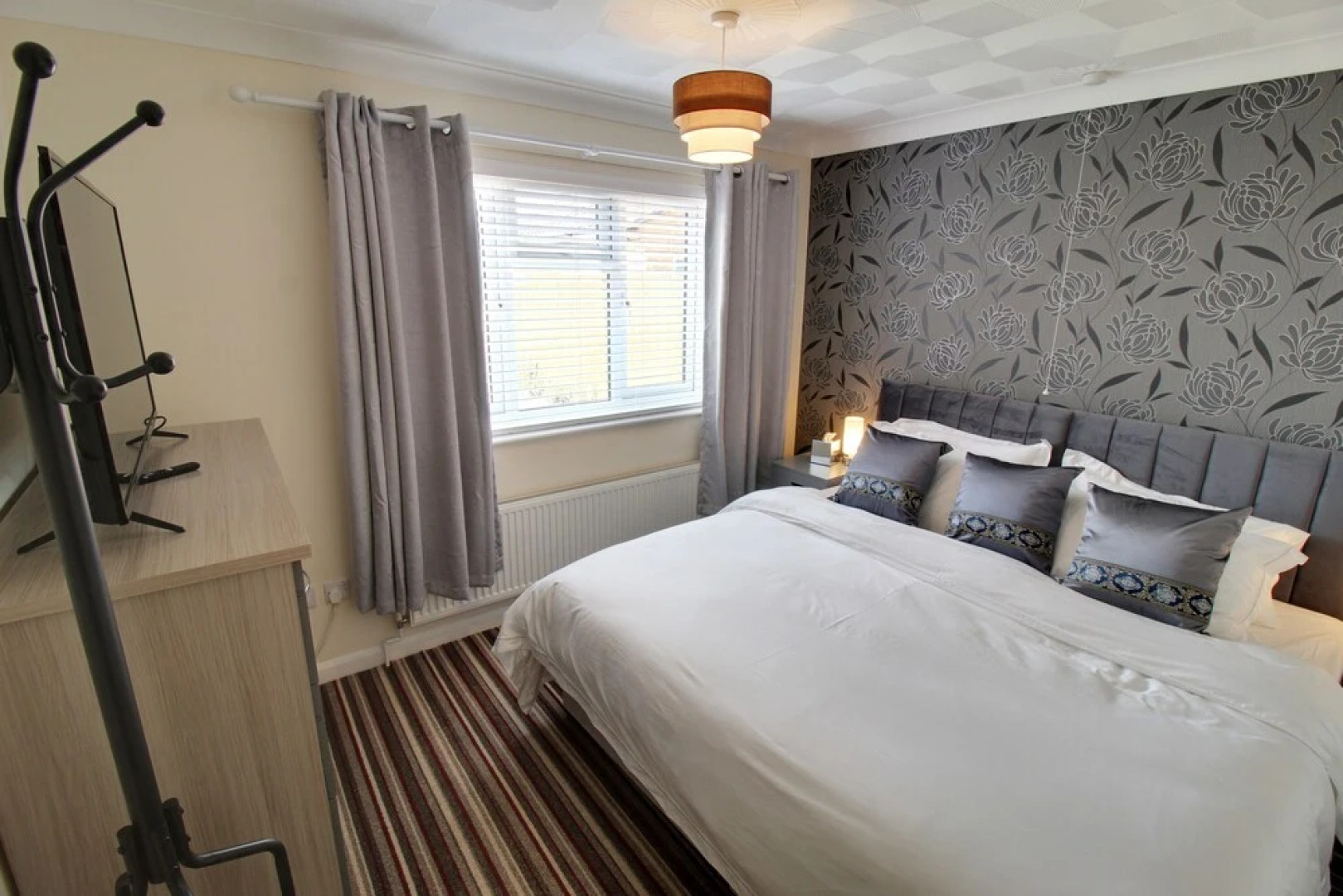 Cedar Drive, Holbeach - 1 to 4 - Self Catering