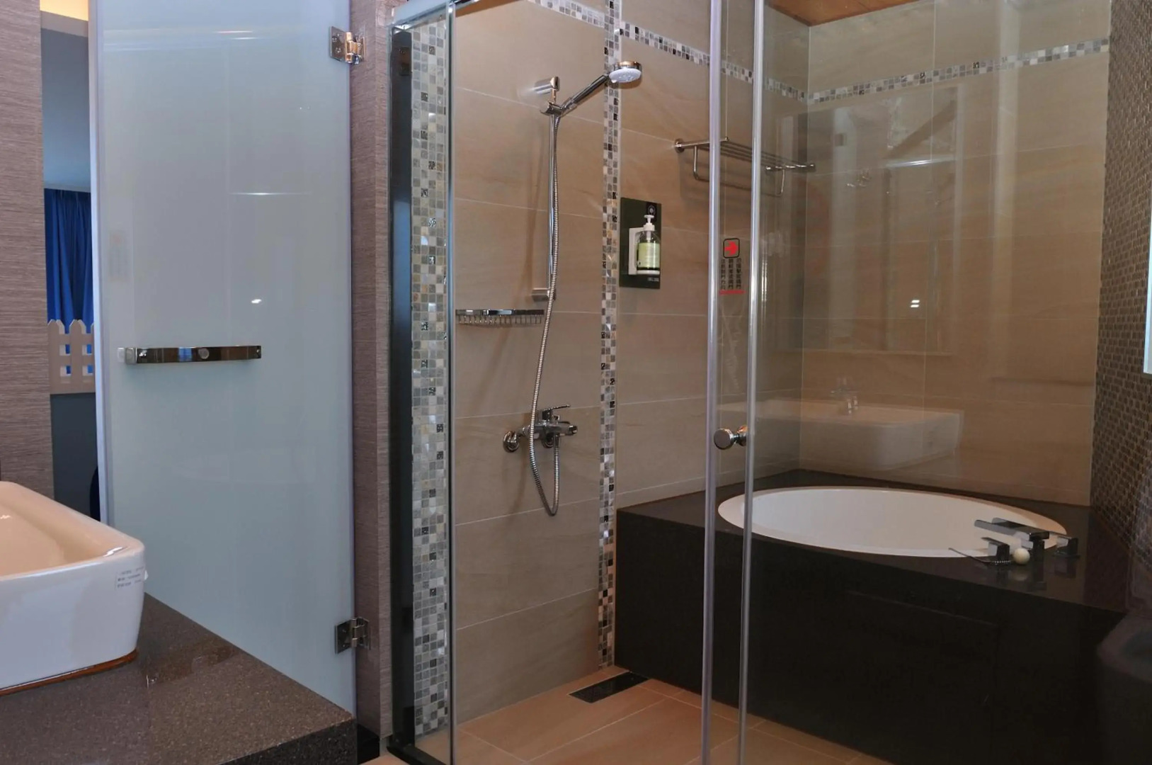 Qian Qian Riverside B&B