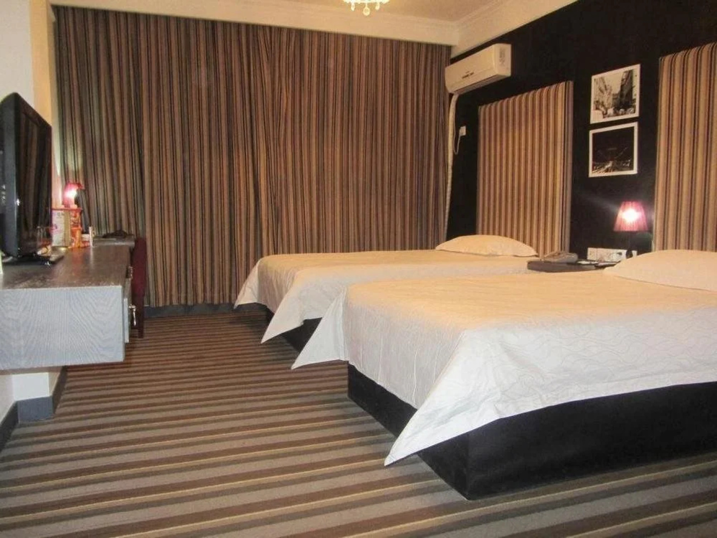 Zhongzhou Hotel (XingHe Road)