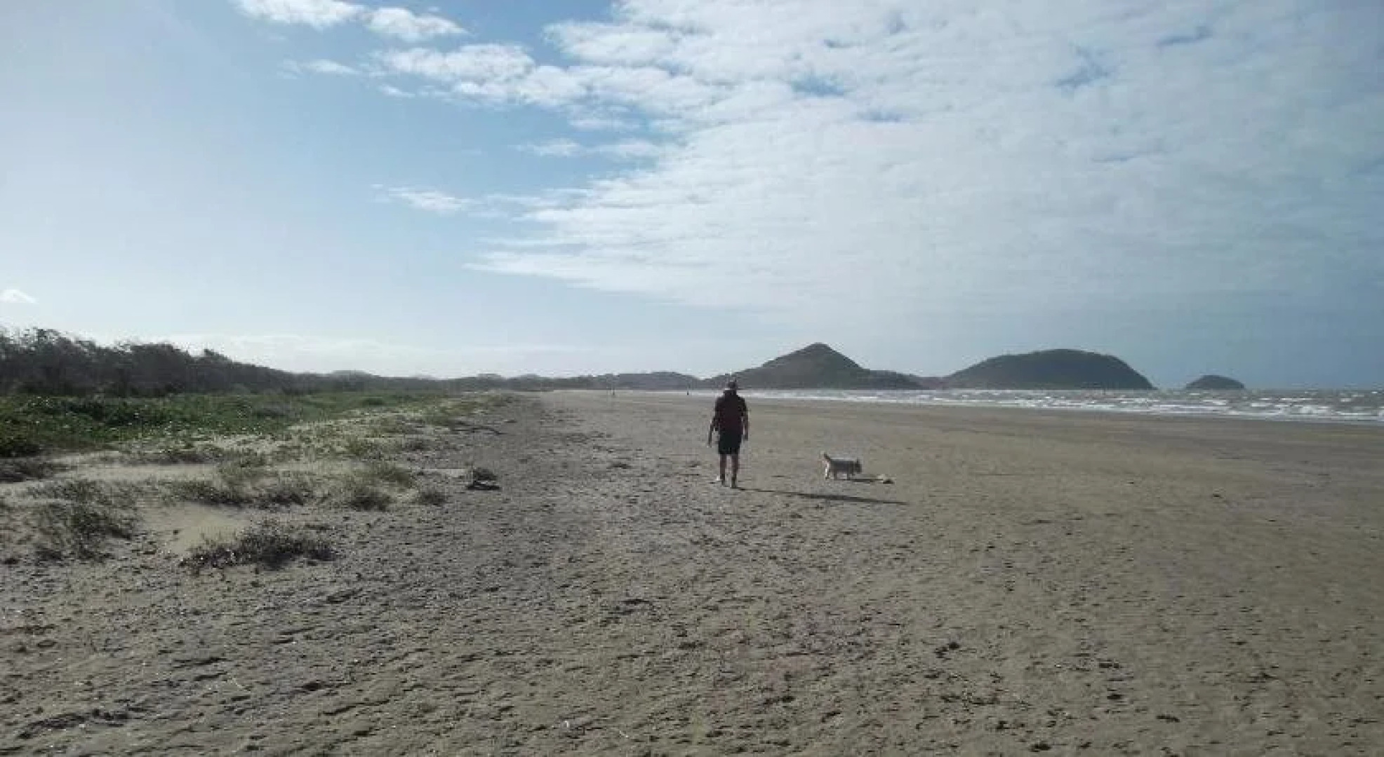 Kinka Palms Beachfront Apartments / Motel