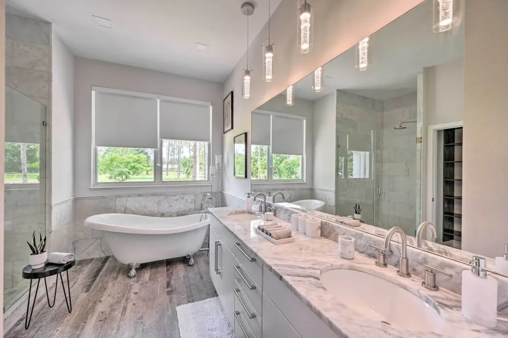 Sand Volleyball Court, Pool & Spa: Naples Gem!