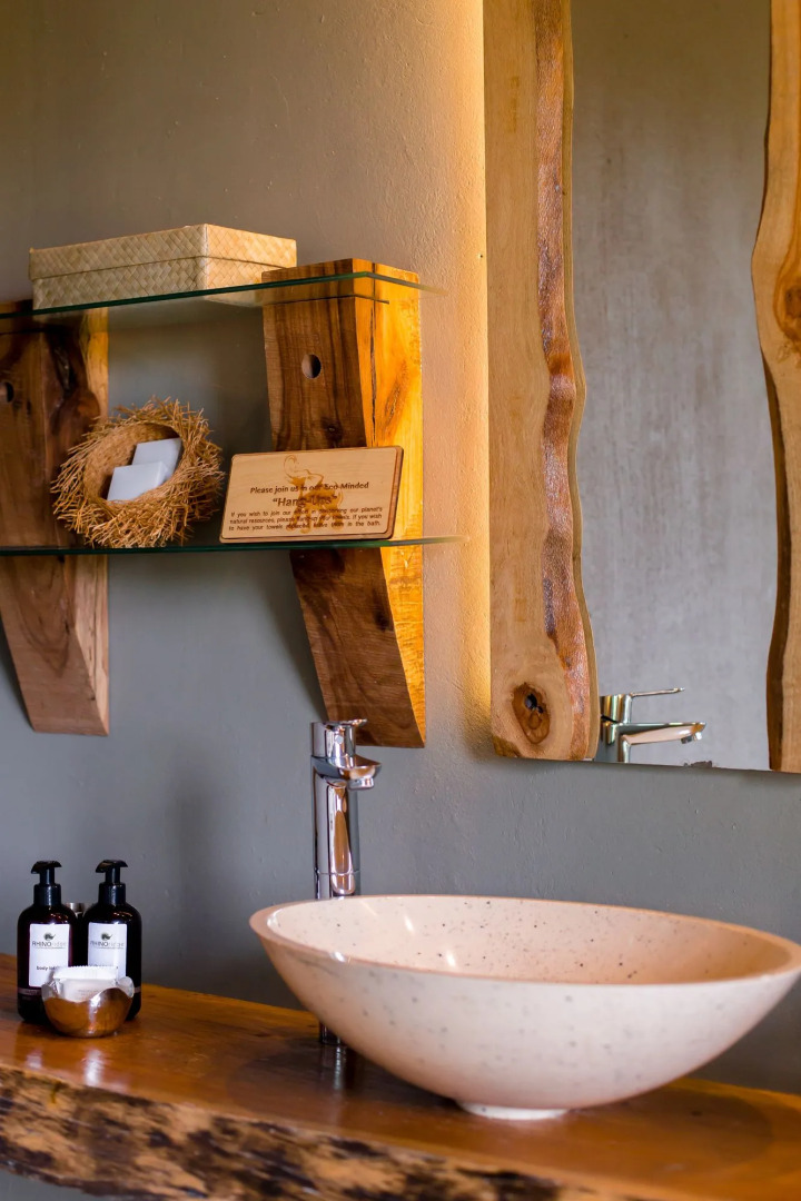 Rhino Ridge Safari Lodge