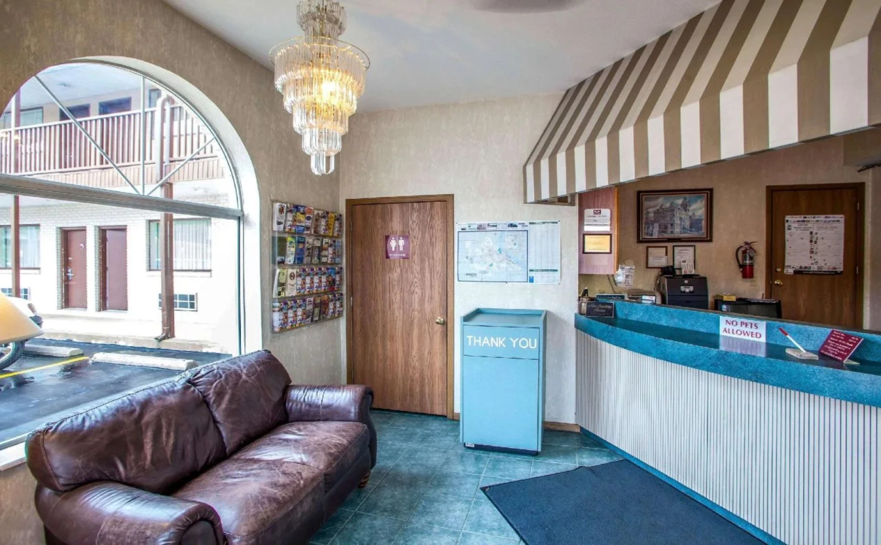 Economy Inn & Suites