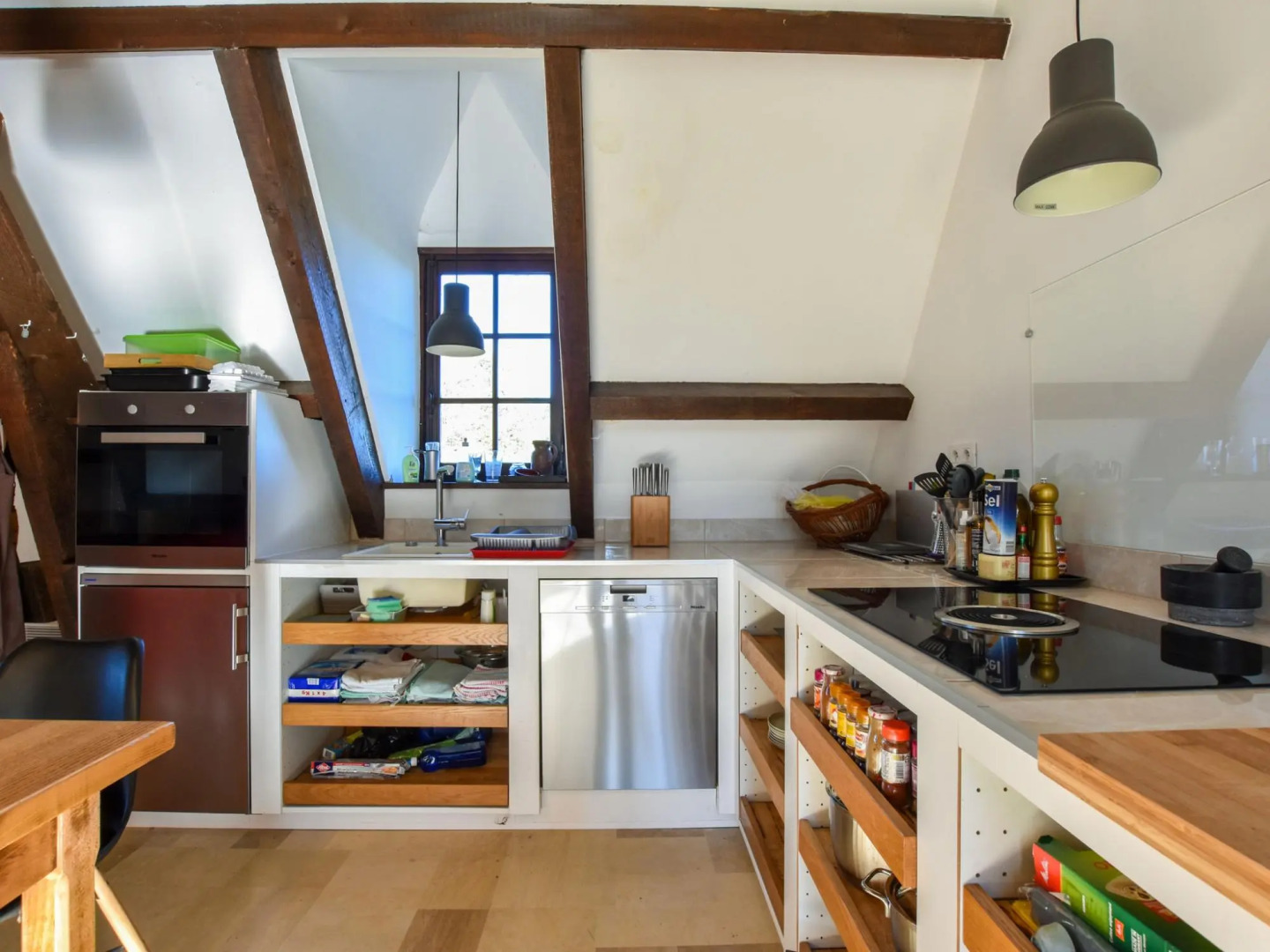 Beautiful Renovated Villa With Private Pool, 2 Terraces and Beautiful View!