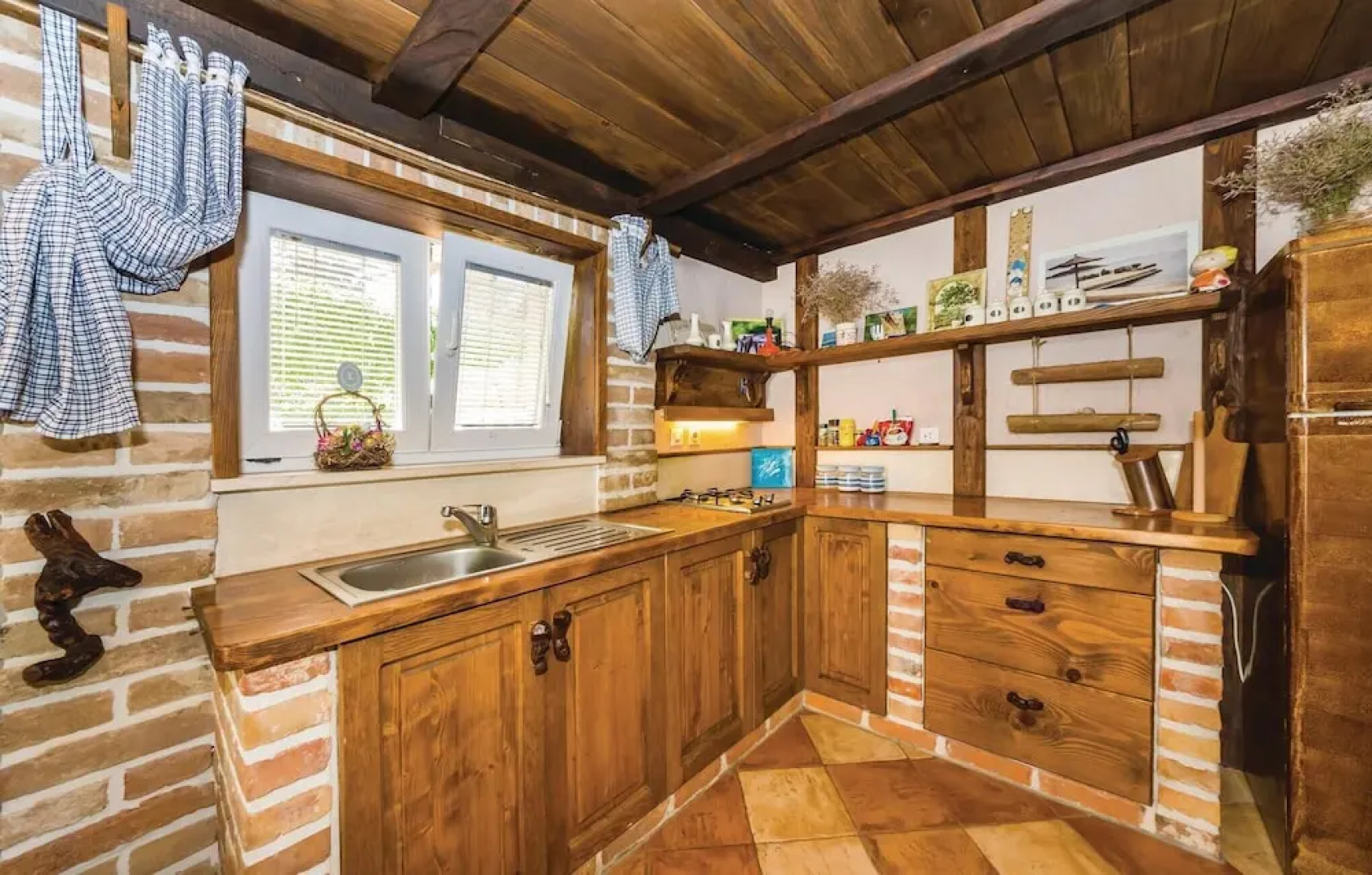 Awesome Home in Krusevo With 2 Bedrooms and Wifi