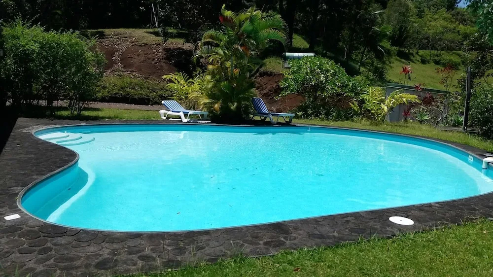 Studio in La Montagne, With Wonderful sea View, Pool Access, Enclosed