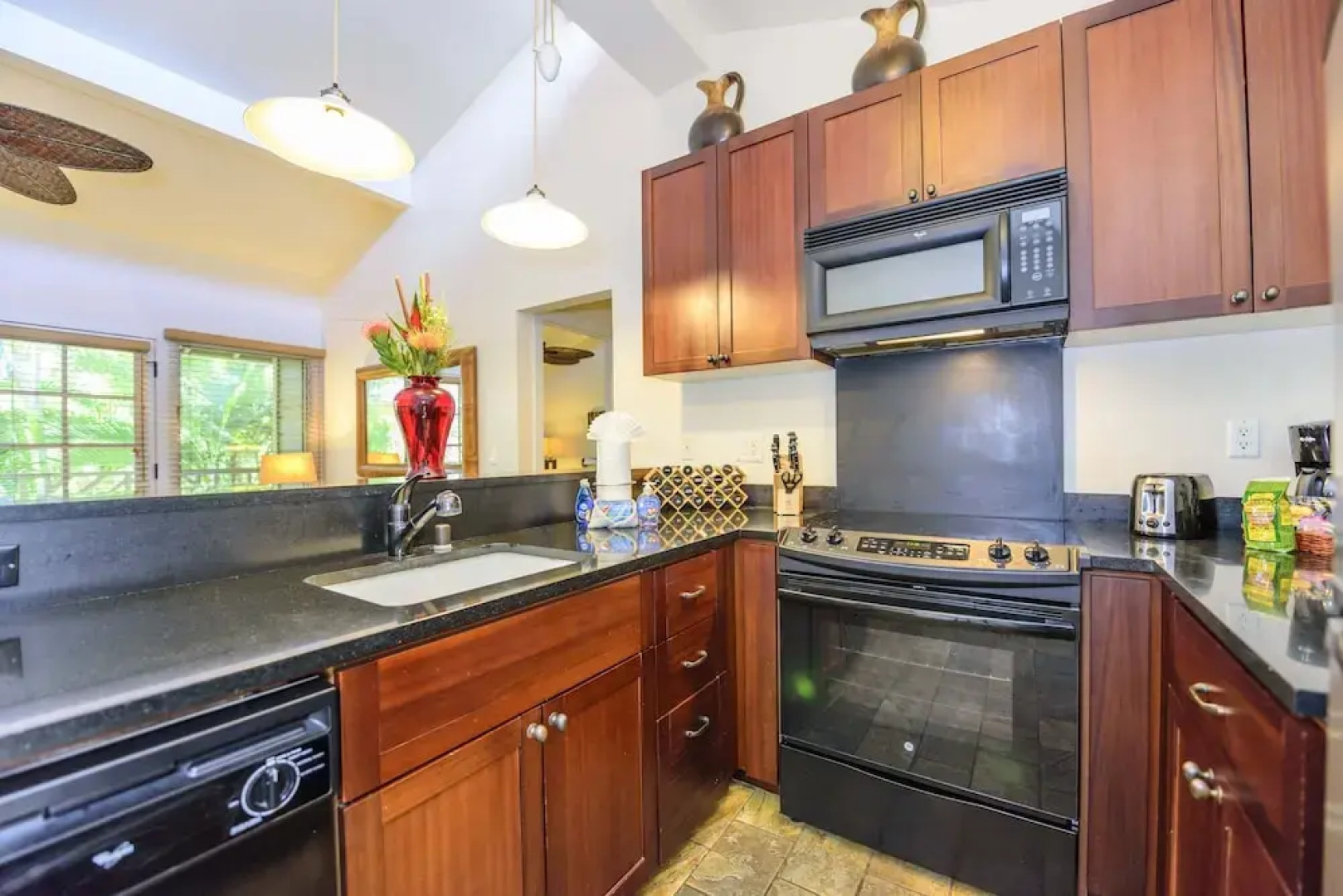 Aina Nalu D202 2 Bedroom Condo by Redawning