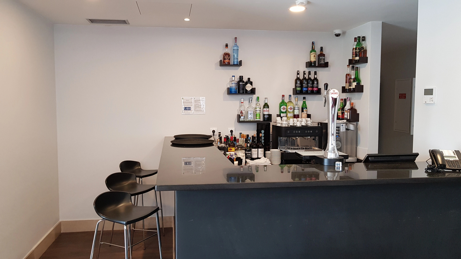 Santa Cruz Village Hotel