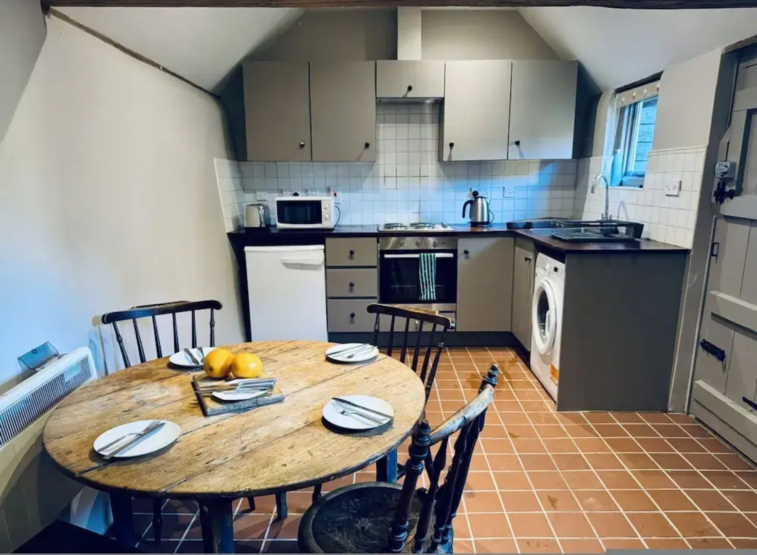 Coombe End Farmhouse Lodge - From 165 Per Night