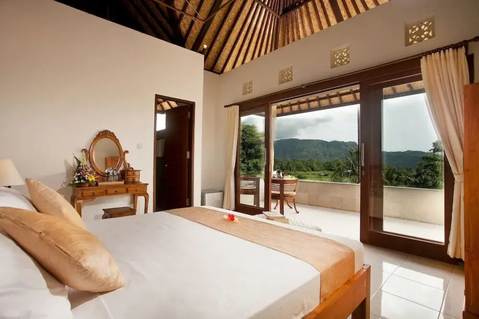 Bukit Temawang - Villa and Farm with Mt. Agung View