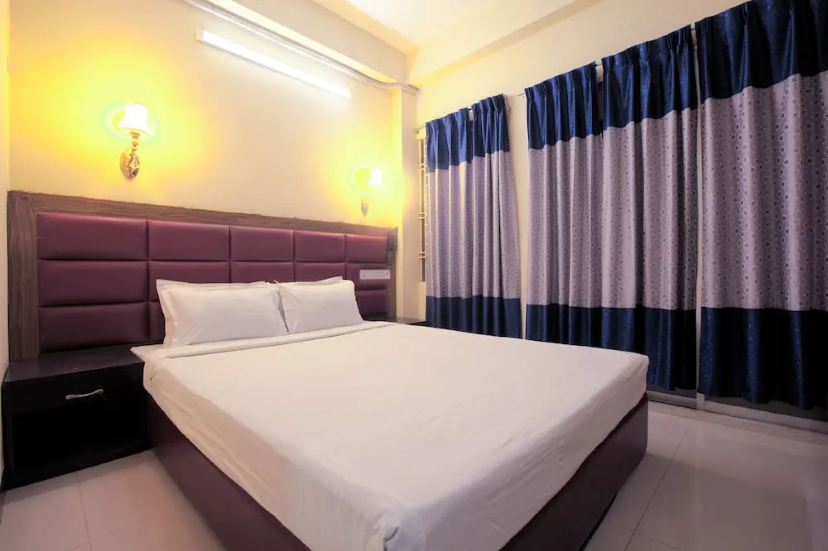 Hotel Night Heaven