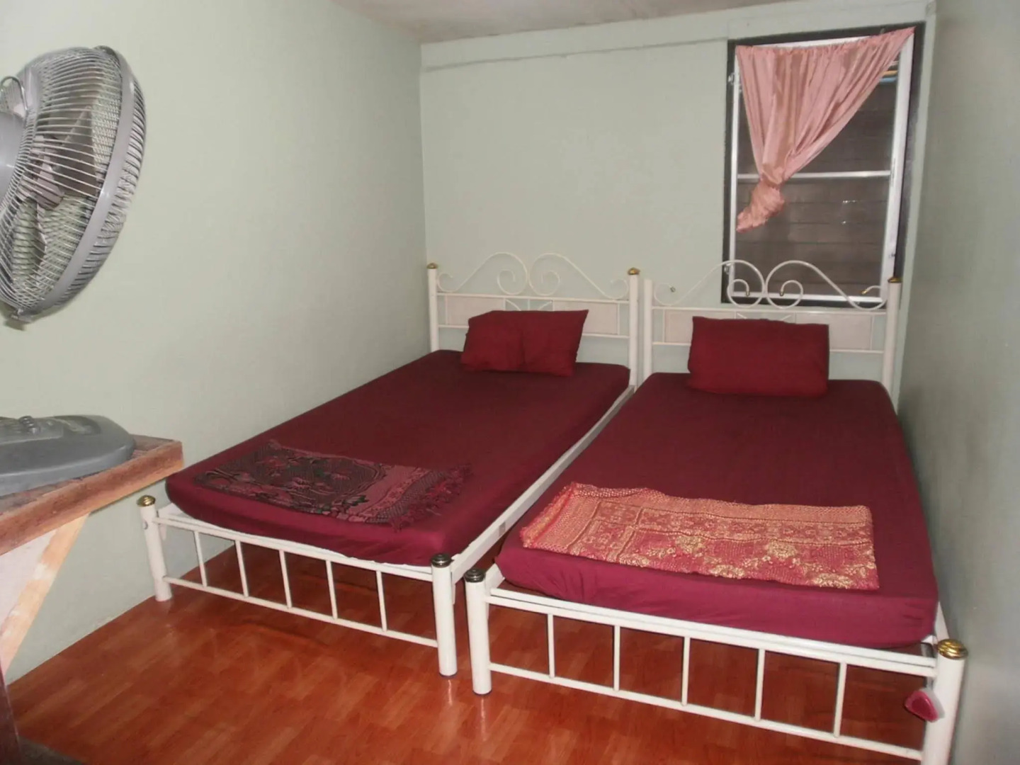 Farang Bar Guesthouse