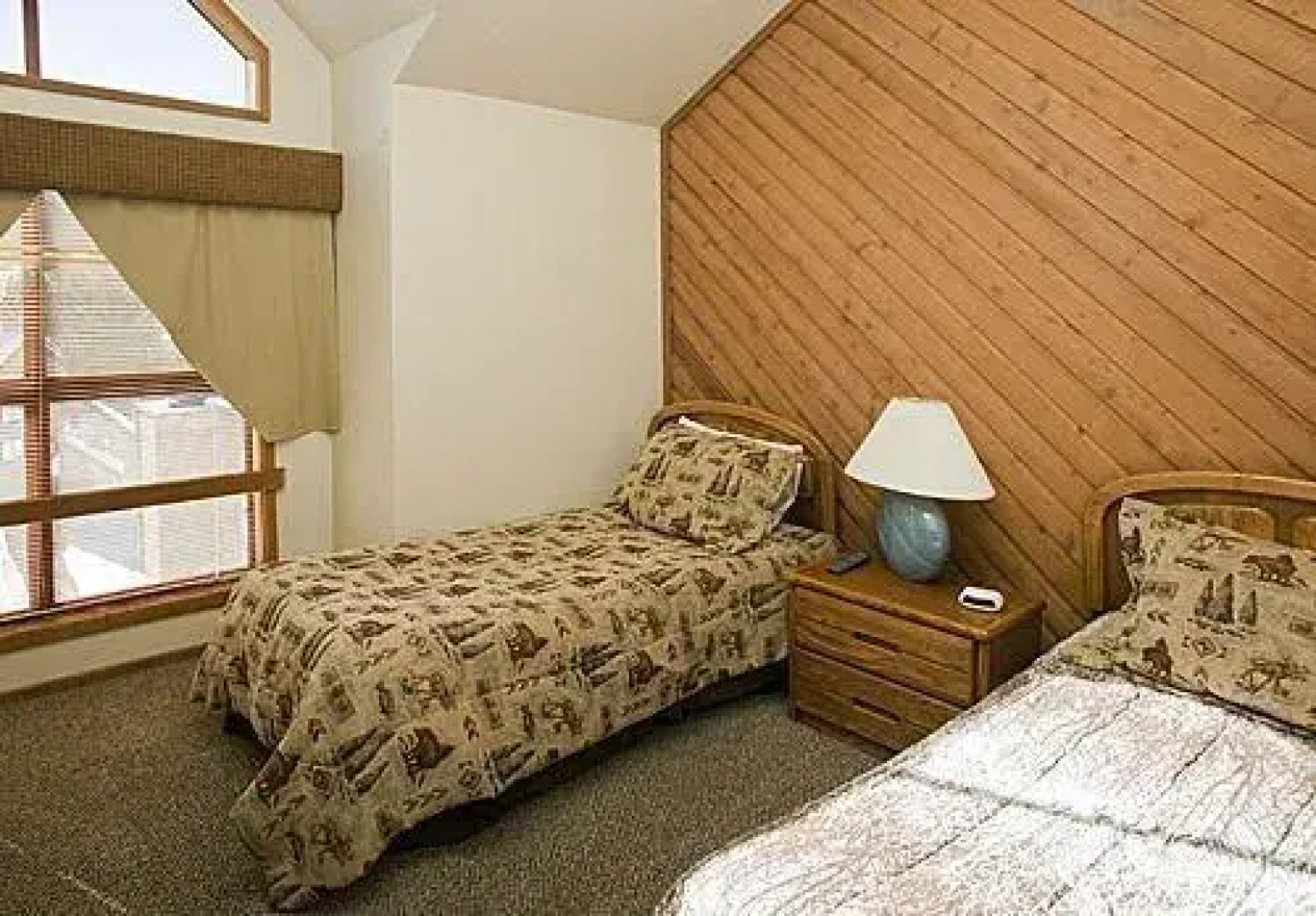 Aspen Creek Condos by Grand Mammoth Resorts