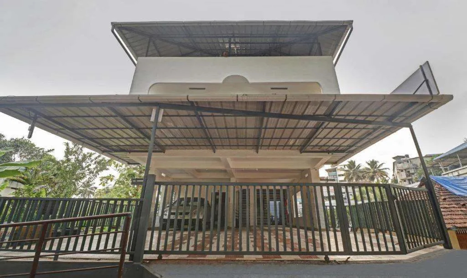 Treebo Nirupama, 750m from Aluva Railway station