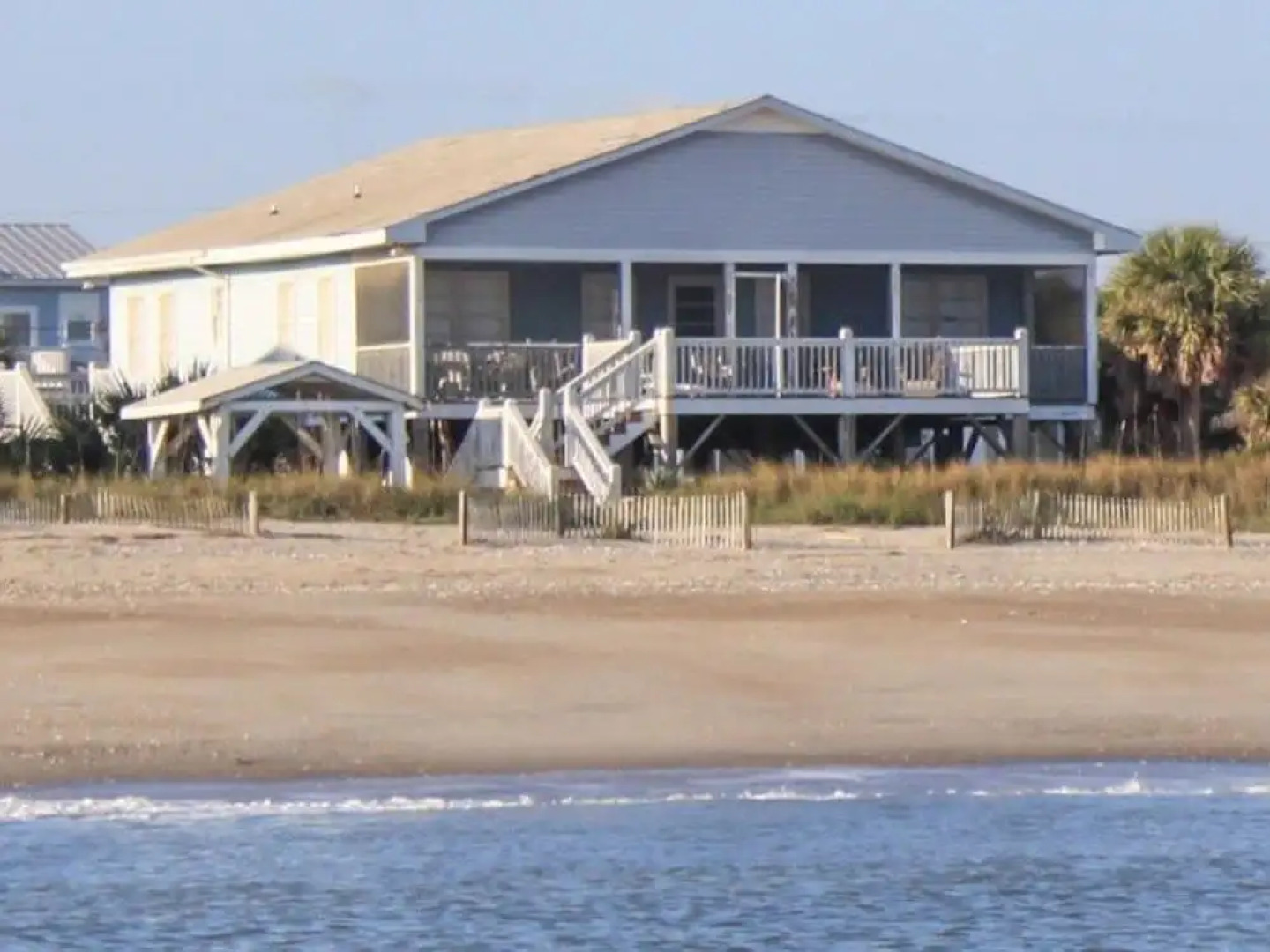 Carolina Blue - 4 Br home by RedAwning