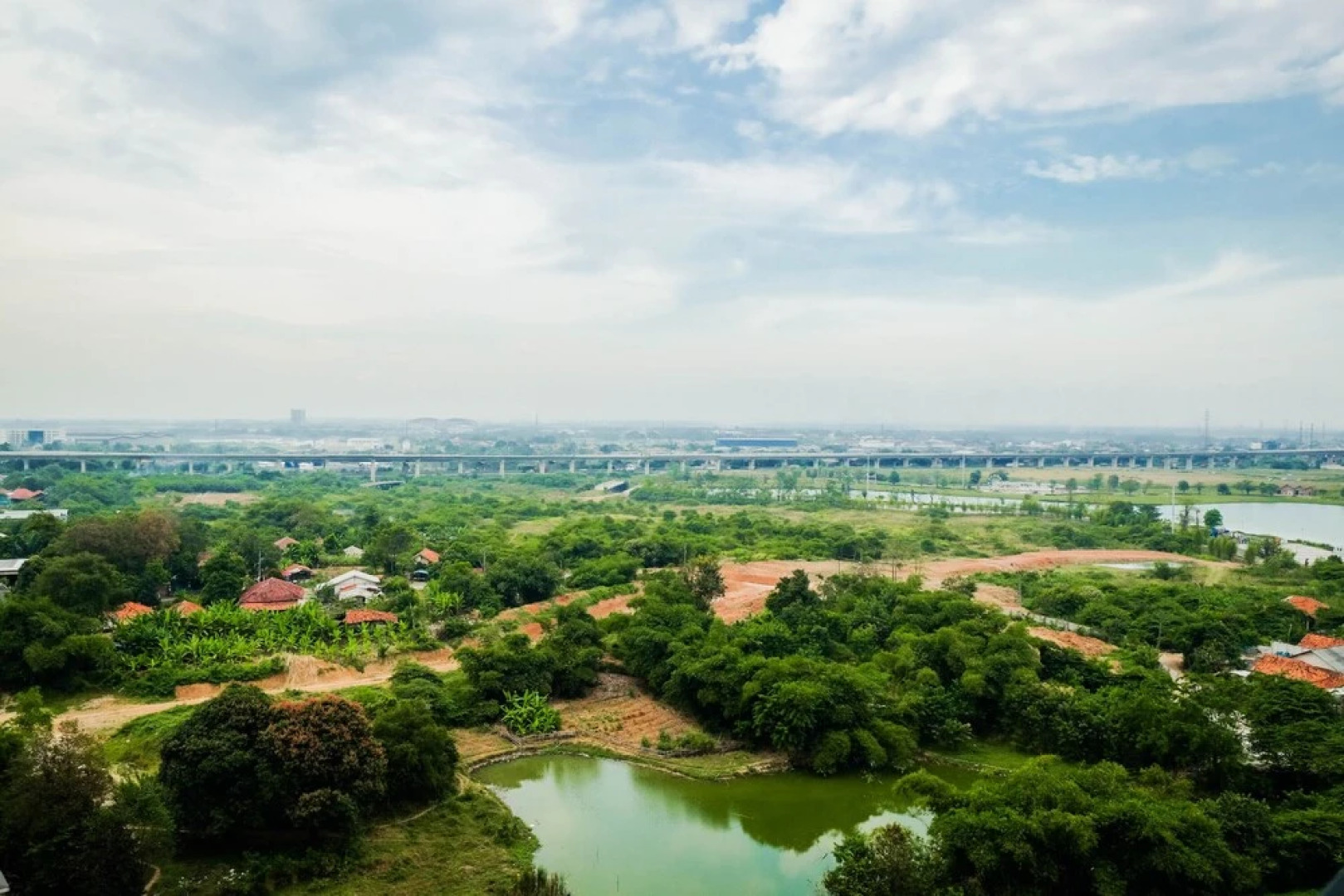 Comfort 2Br+1 At Meikarta Apartment