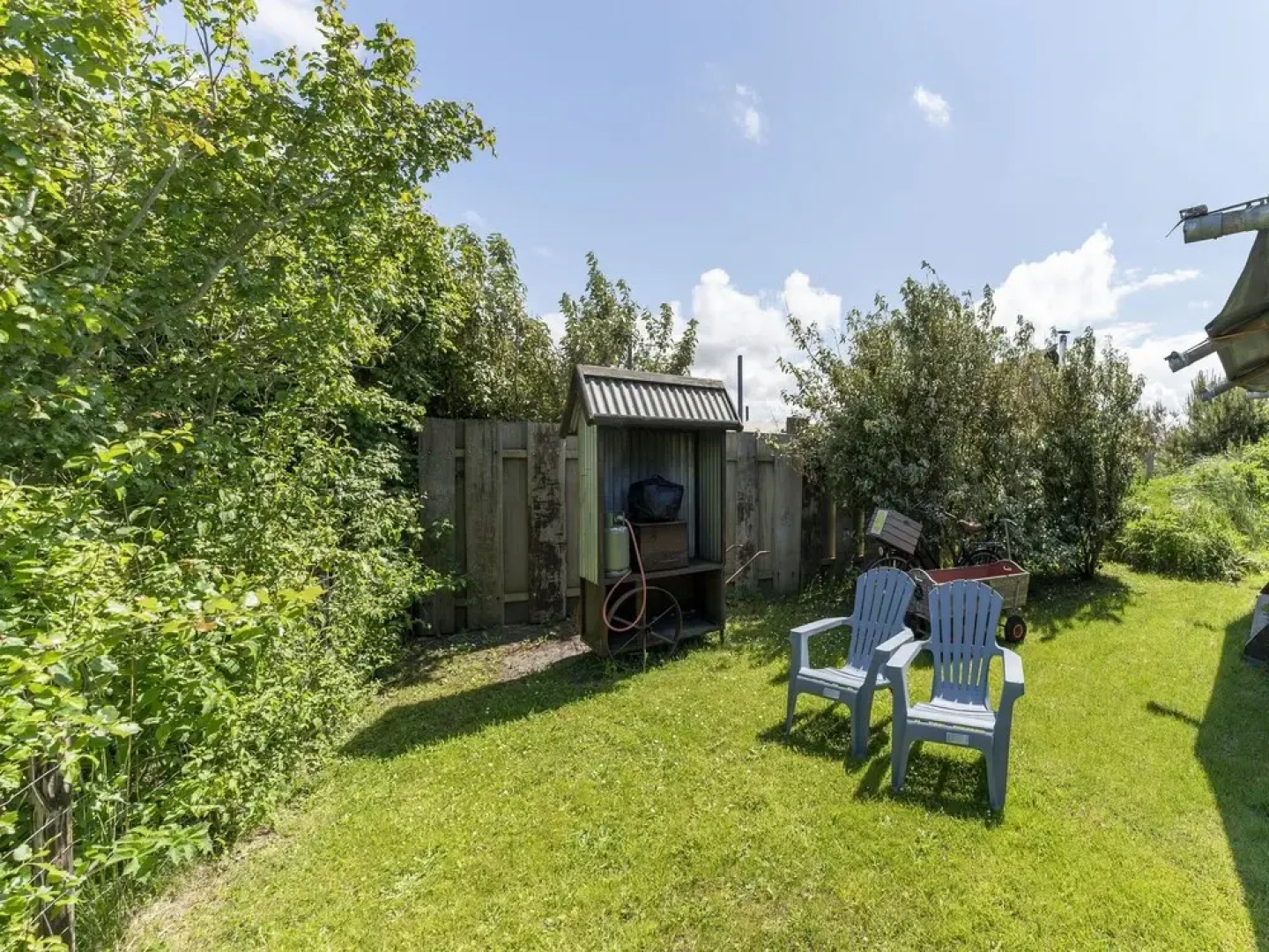 Wonderful Beach Lodge for 8 People near Beach, Sea, & Village of Callantsoog