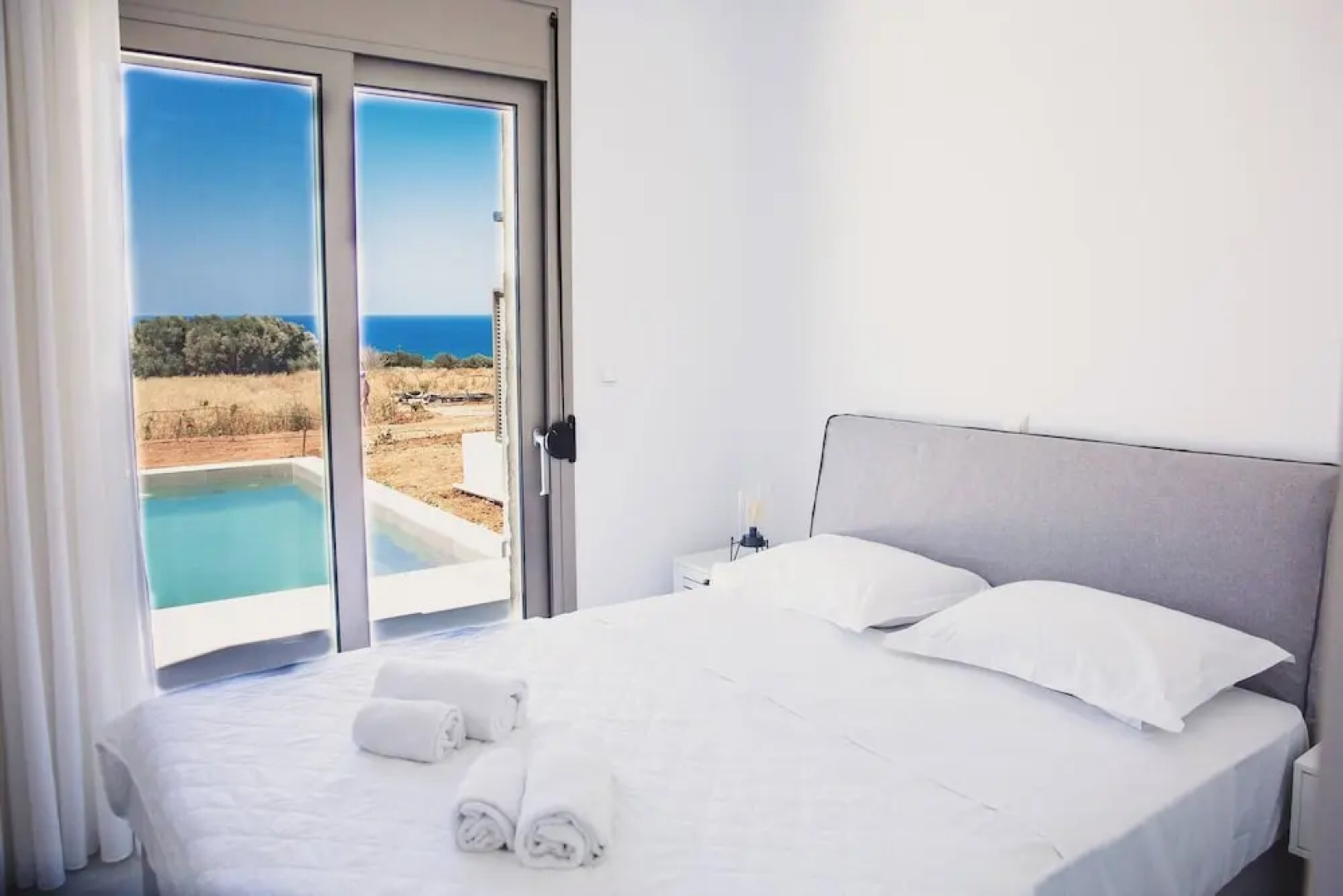 Starlight Villa Guro - 4bd, 4ba, 4min To Beach