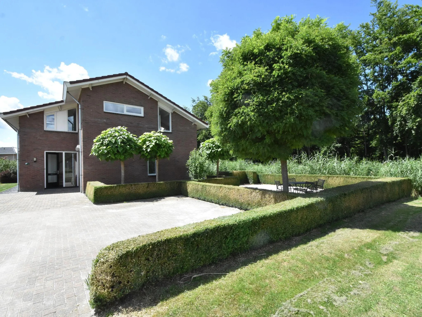 Beautiful holiday home with attractive interior and large sunny garden.