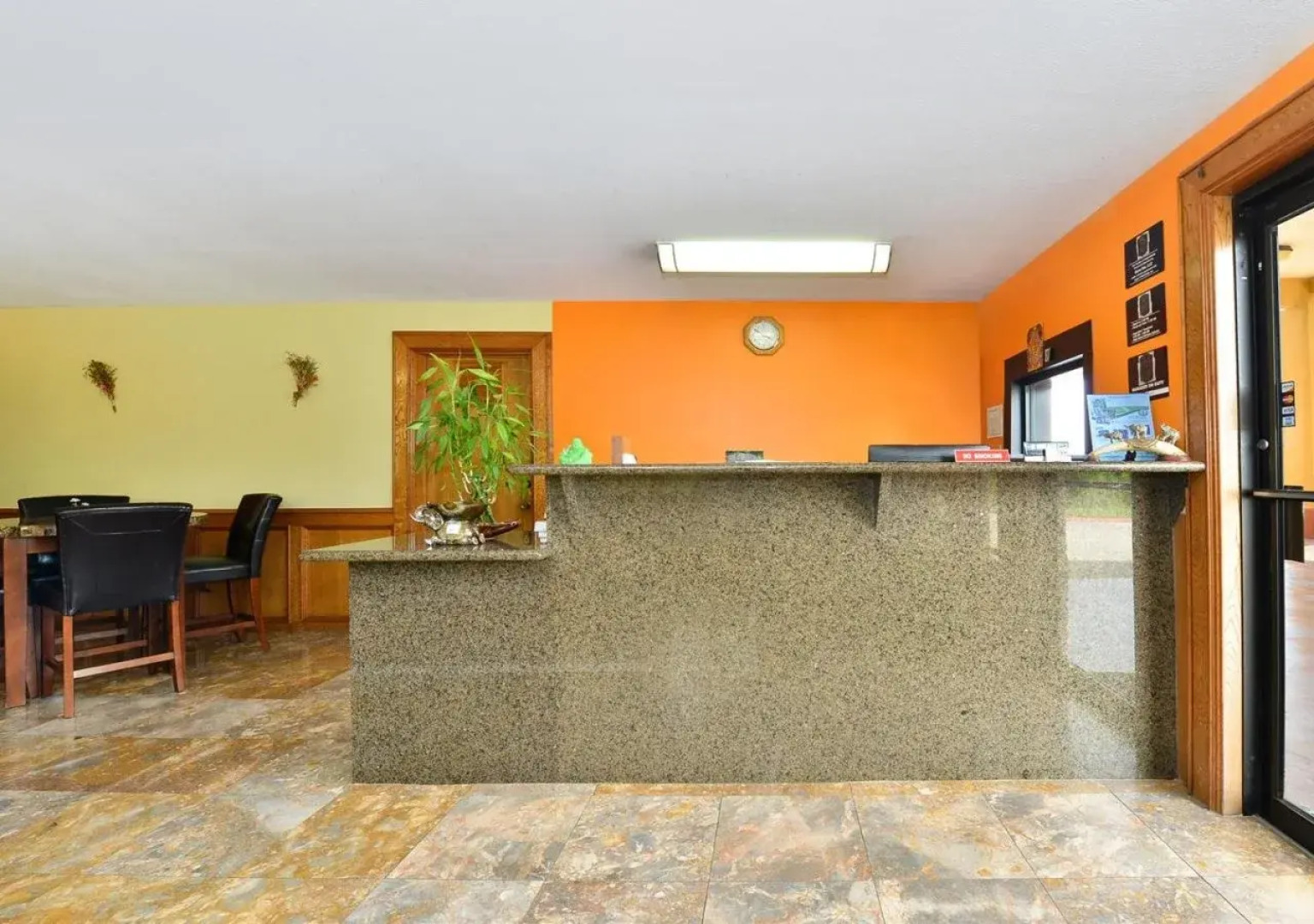 Scottish Inn & Suites