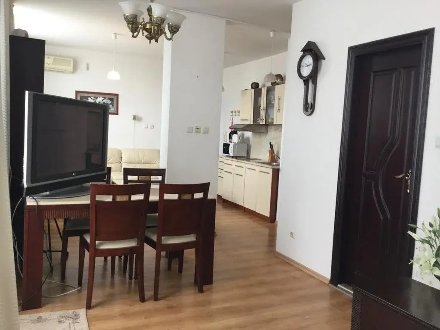 Oasis Suites Apartments and Studios