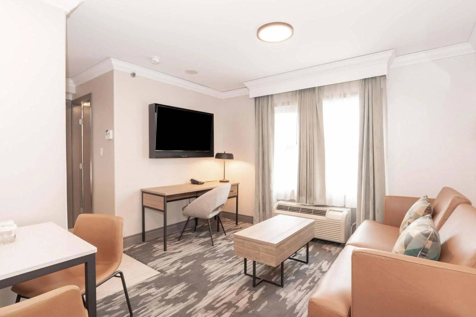 Sandman Signature Toronto Airport Hotel