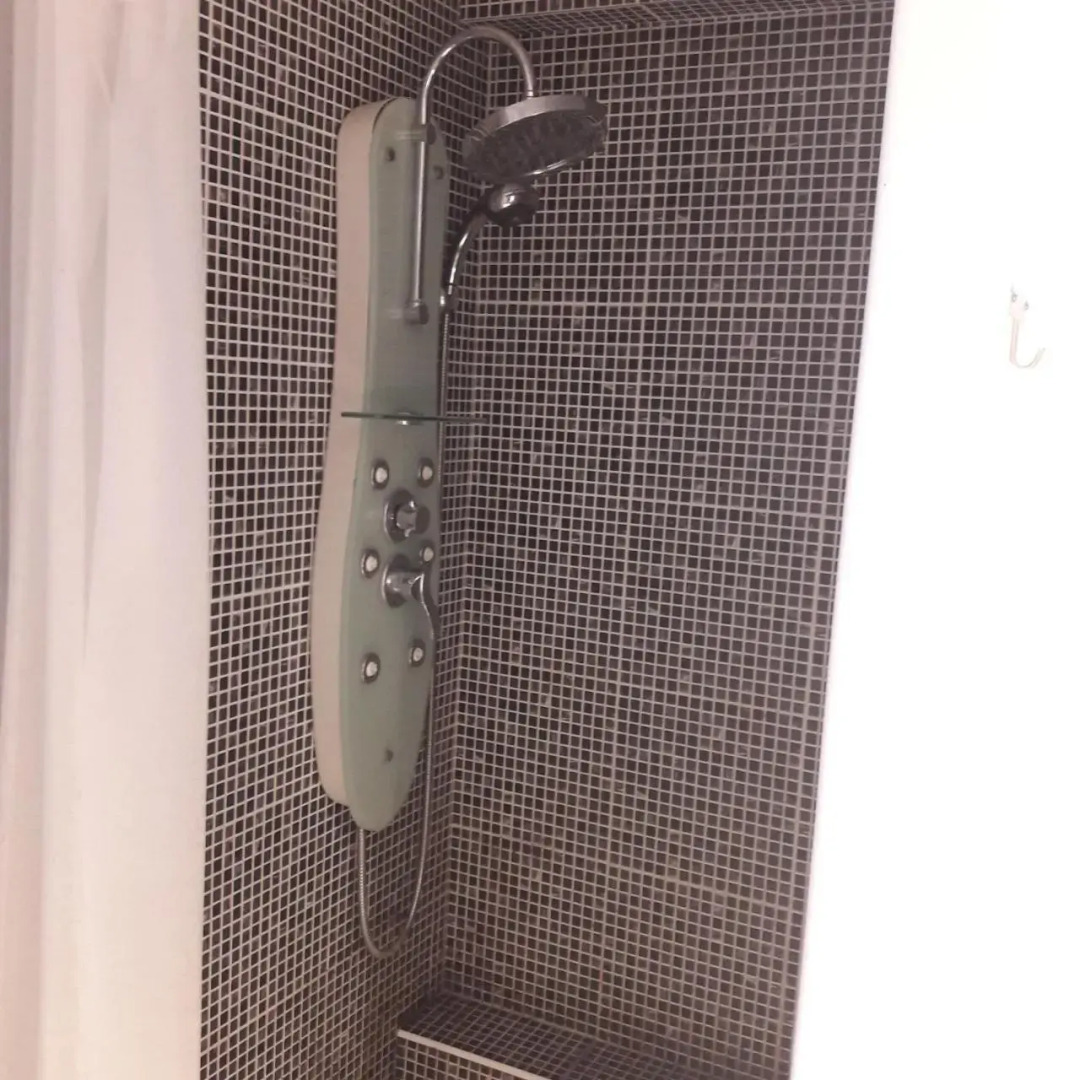 Studio dans maison avec parking