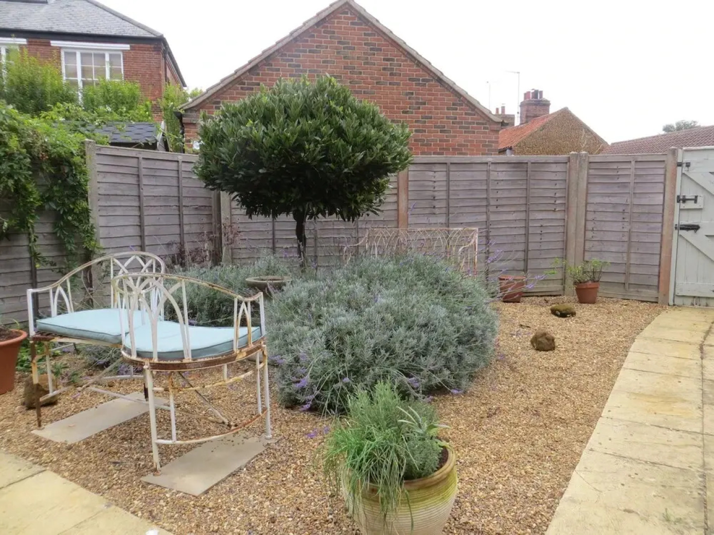 Evelyn Cottage, Charming Cottage Tucked Away