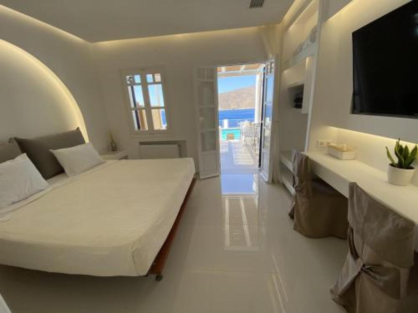 SeaRock Rooms & Suites Amorgos