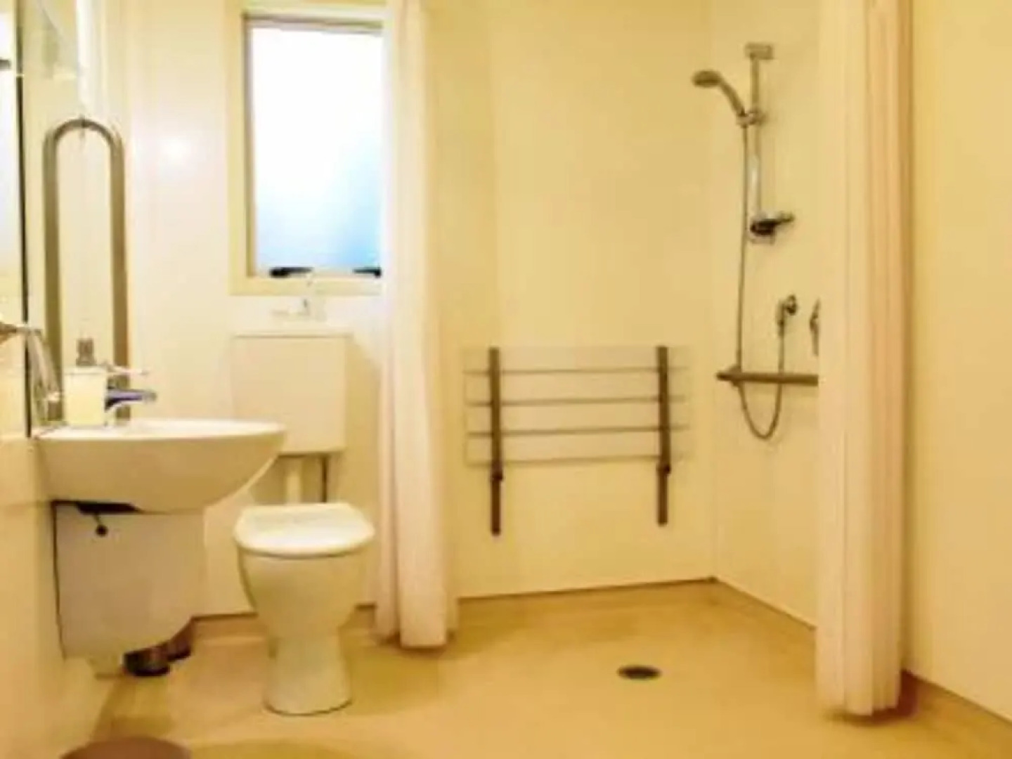 BKs Chardonnay Motor Lodge