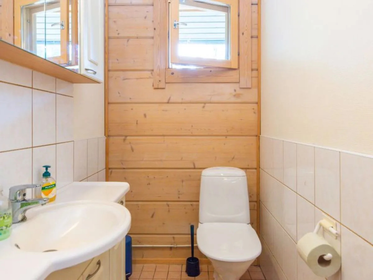 Hot pool cottage ainu