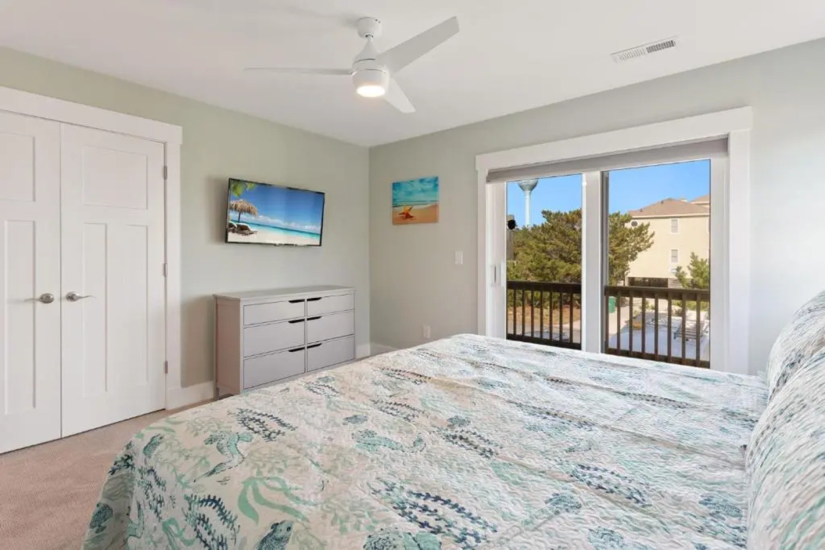 1688 Beach Wood 3 Min Walk to Beach