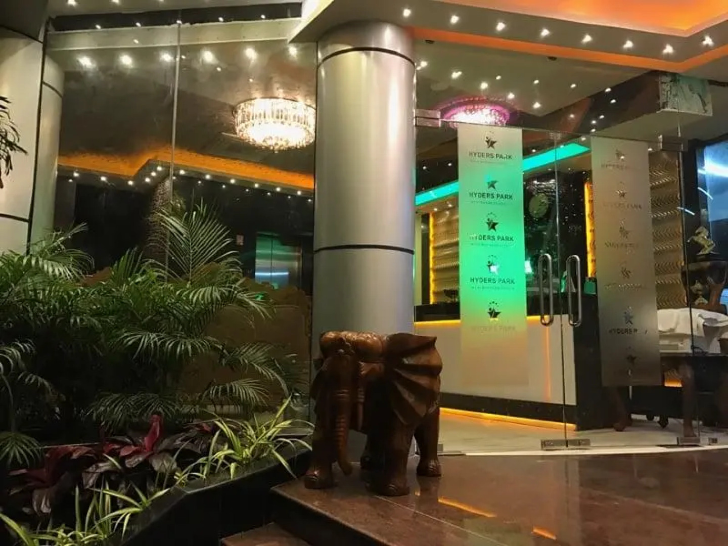 Hyders Park - The Business Hotel