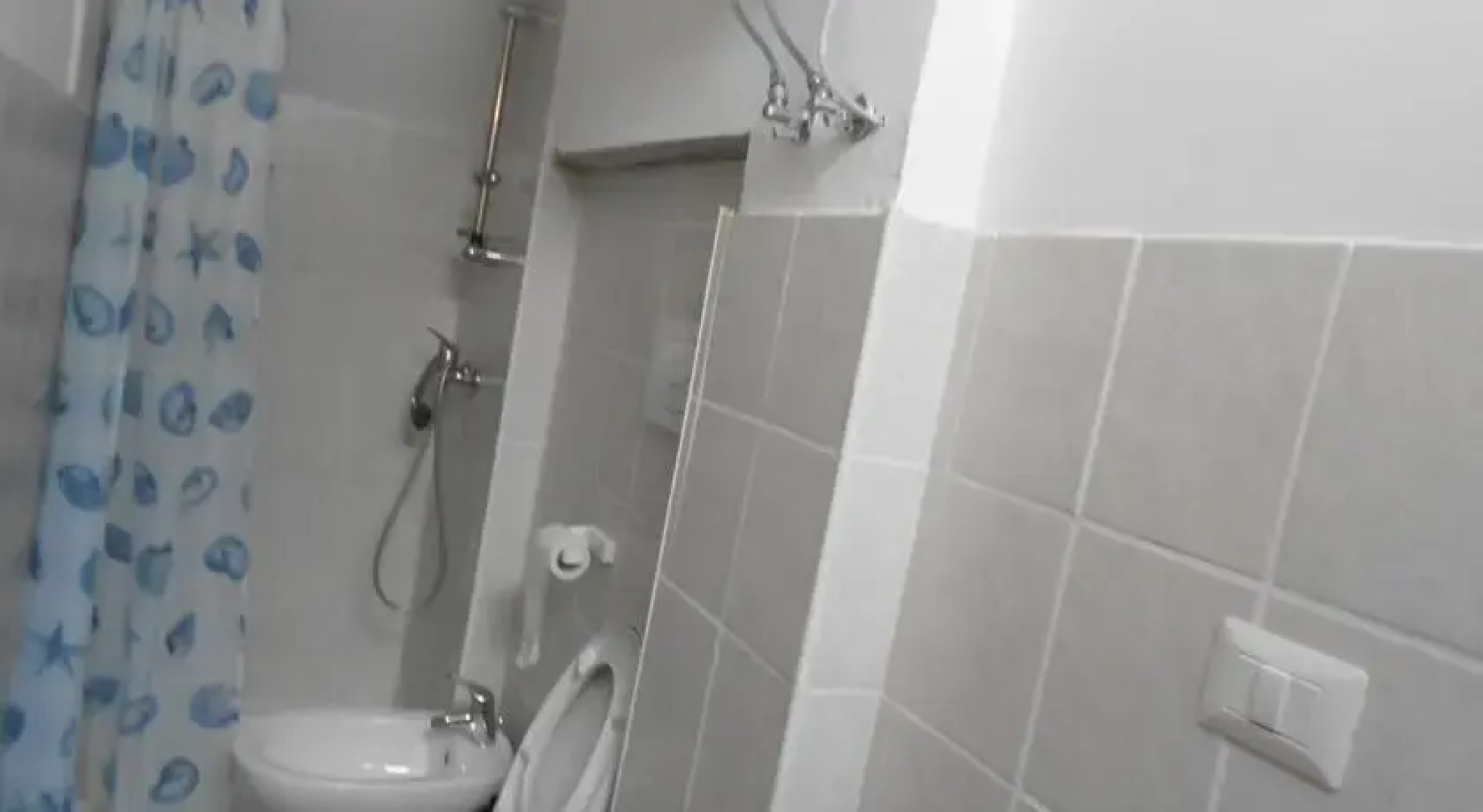 Quattro Colonne di fronte al mare