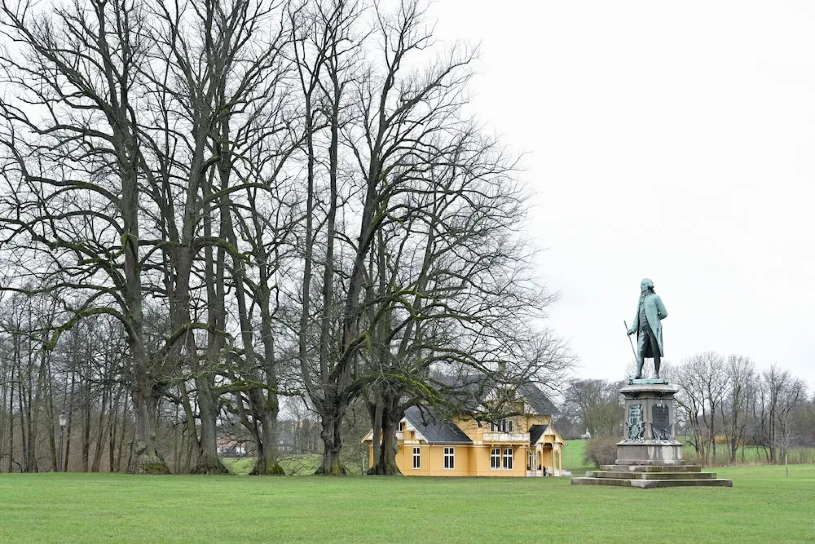 Newly-renovated 2-bedroom Apartment in Charlottenlund