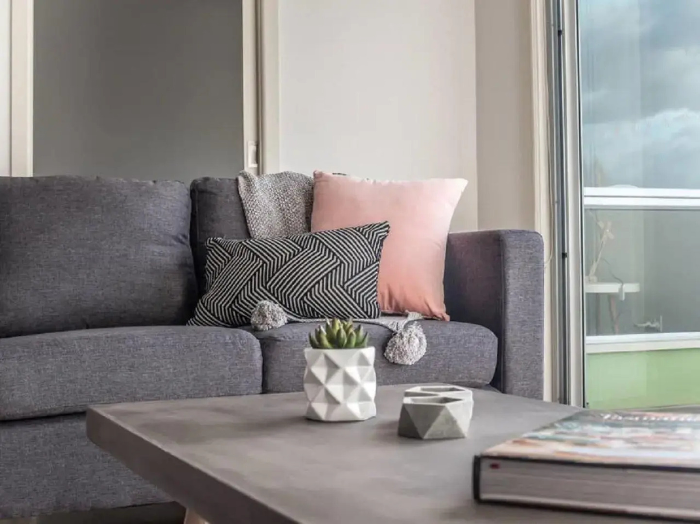 Bellerive Marina View Apartments No 28