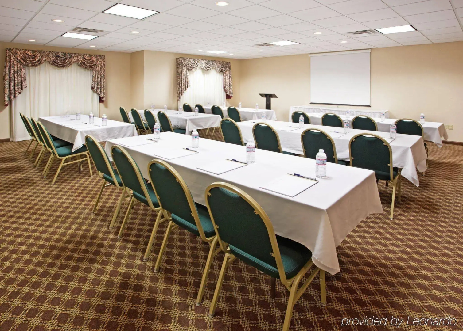 Holiday Inn Express Hotel & Suites Franklin-Oil City by IHG