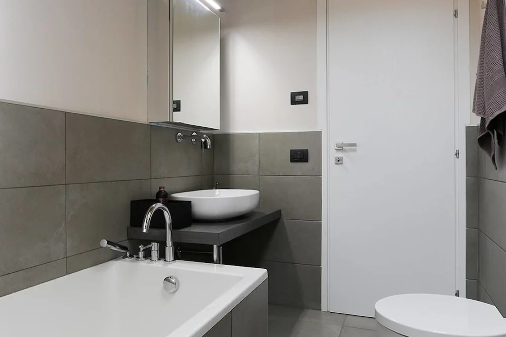 Stunning Family Friendly Italian Lakes 3 bed Villa With Pool, Wifi, Bbq, Lake Views