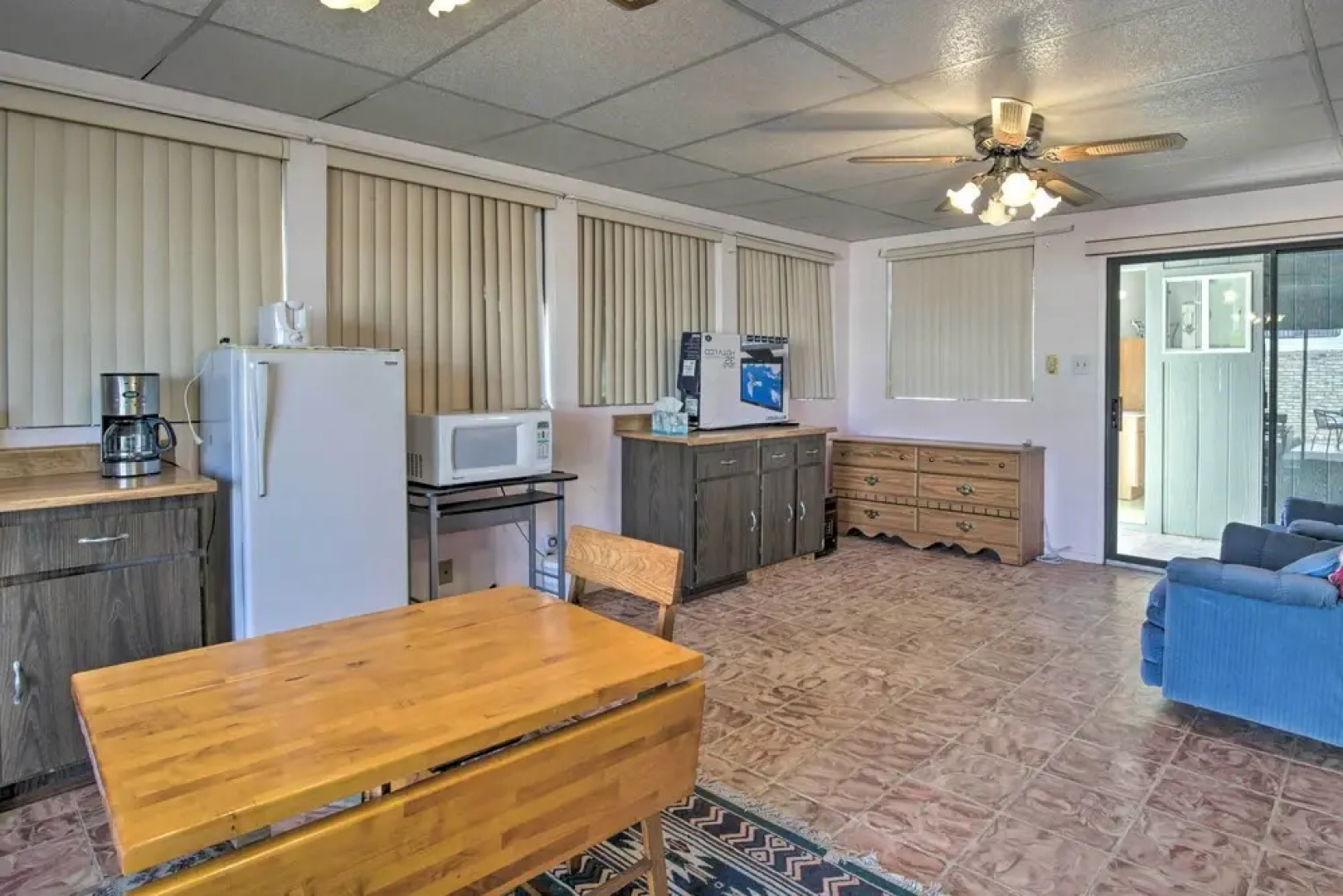 Cozy Yuma Retreat w/ Furnished Patio & Grill!