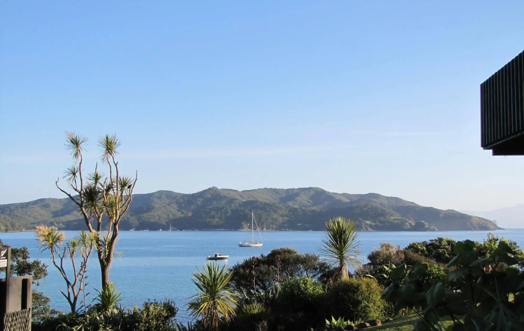 Tipi and Bob's Waterfront Lodge