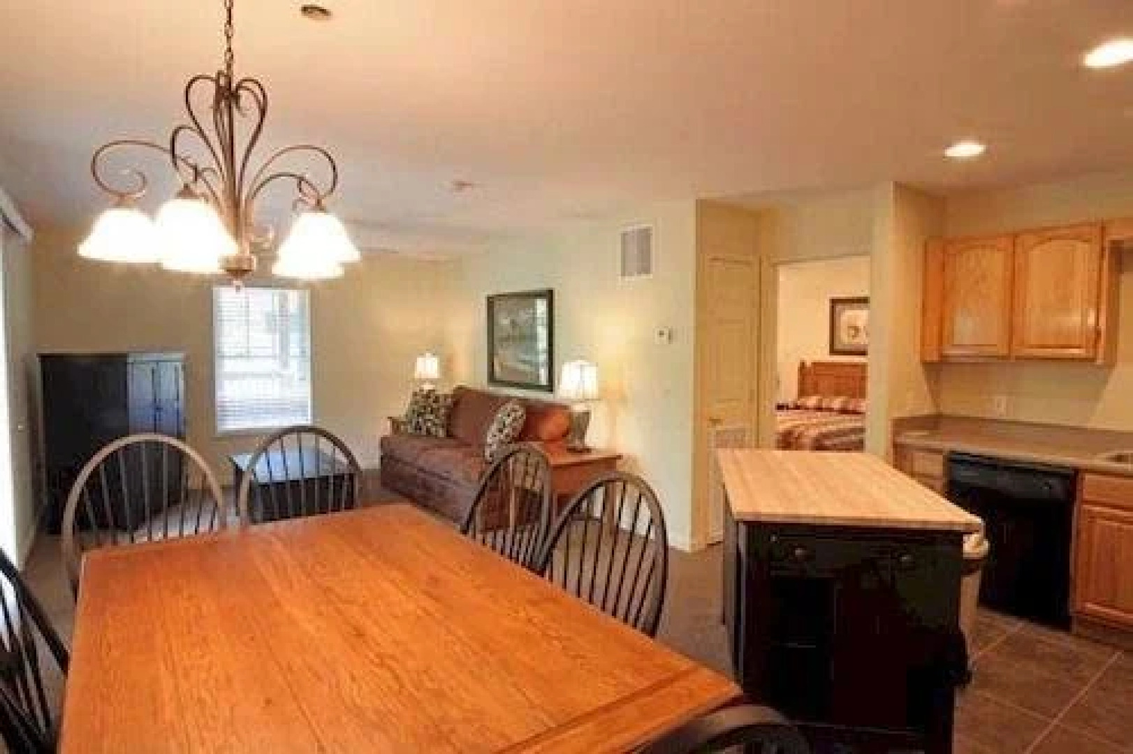 Lakeside Resort-the Holly Suites