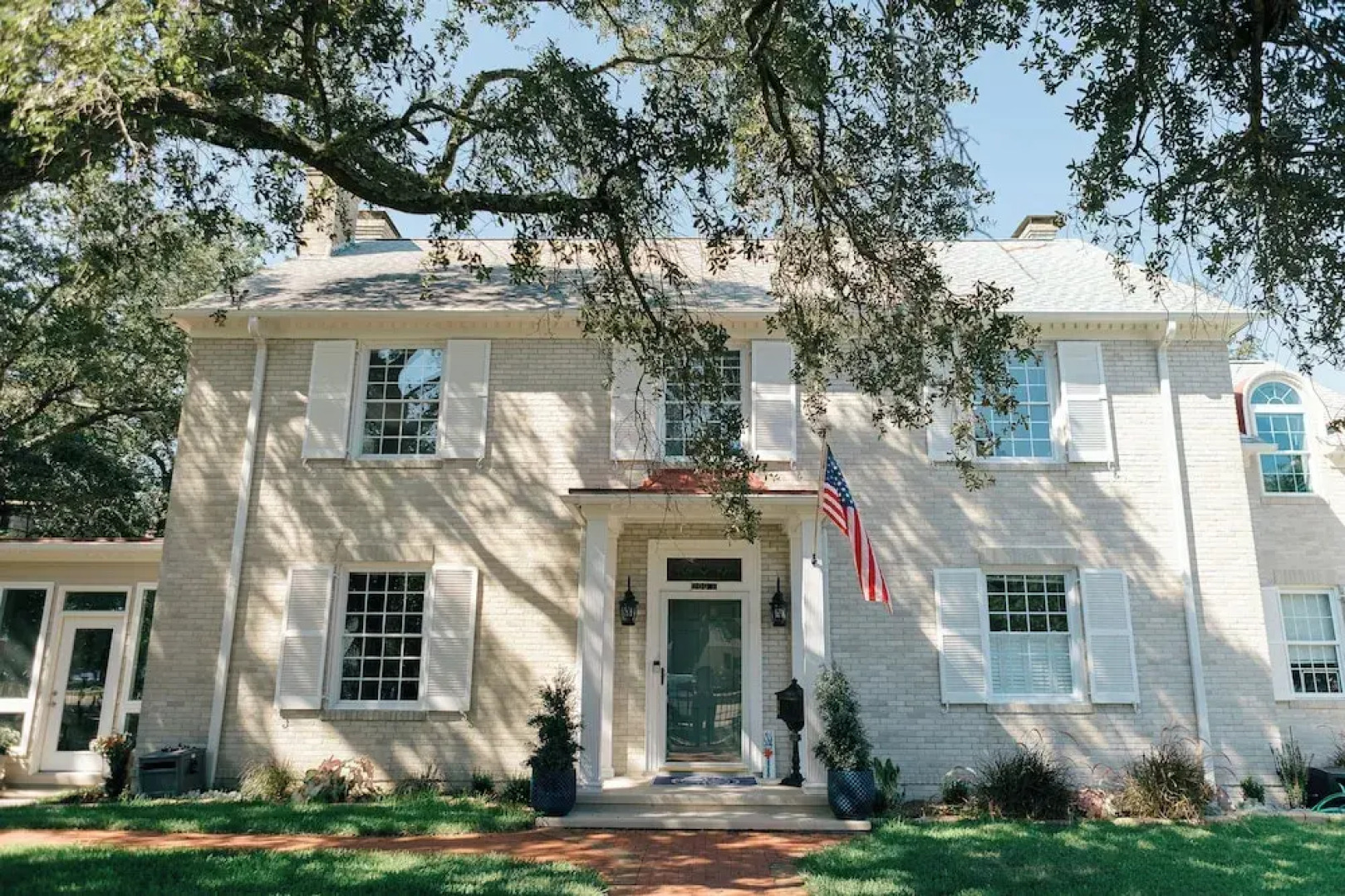 The Carriage House Inn Bed and Breakfast