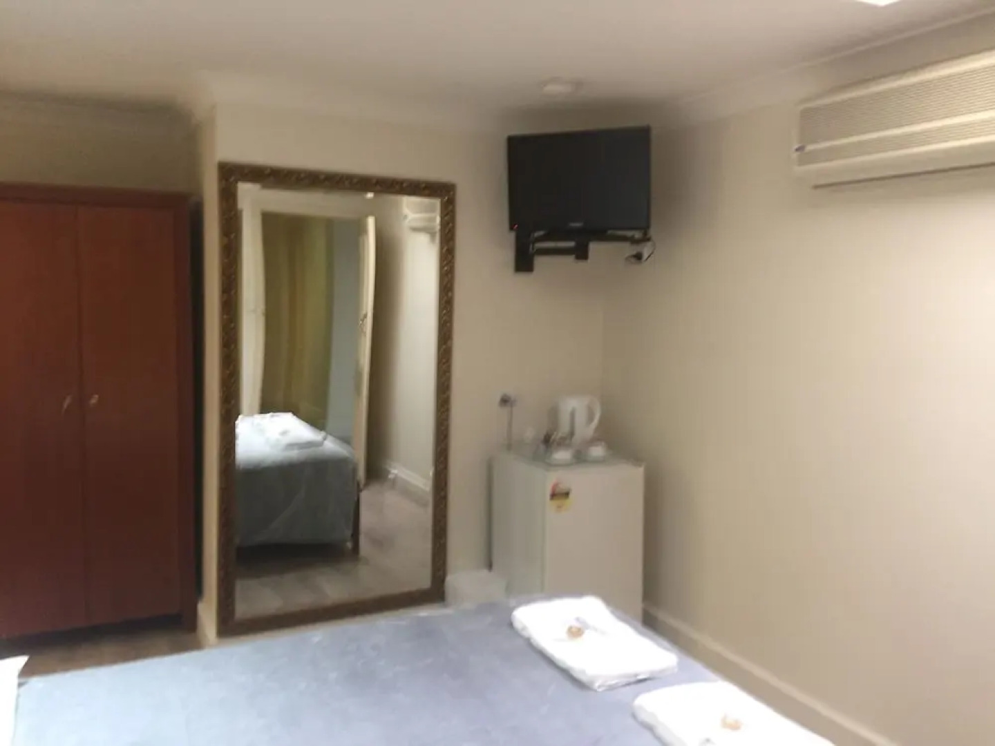 Aussie Hotel & Motel