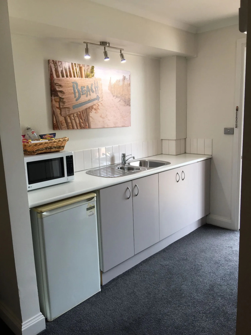 Caledonian Hotel Motel