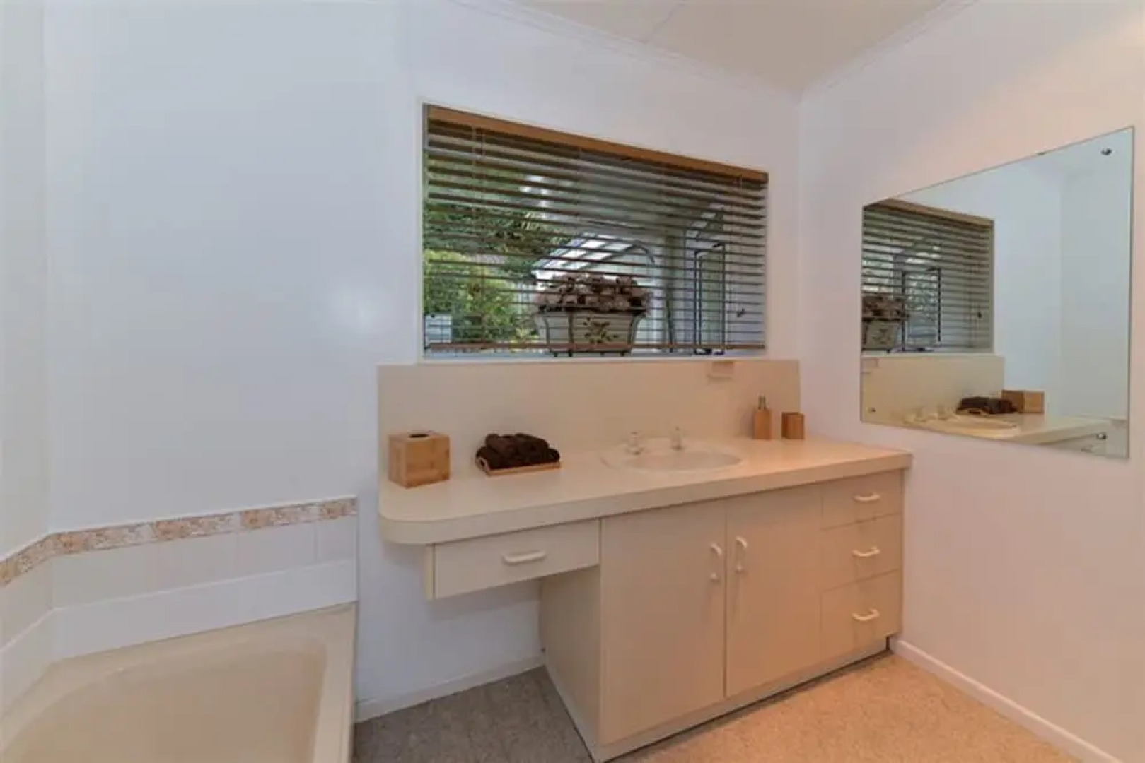 Hillside Heaven Quiet & Comfortable