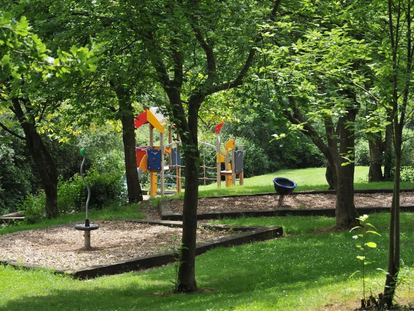 Cozy, Carefully Furnished Bungalow near Maas