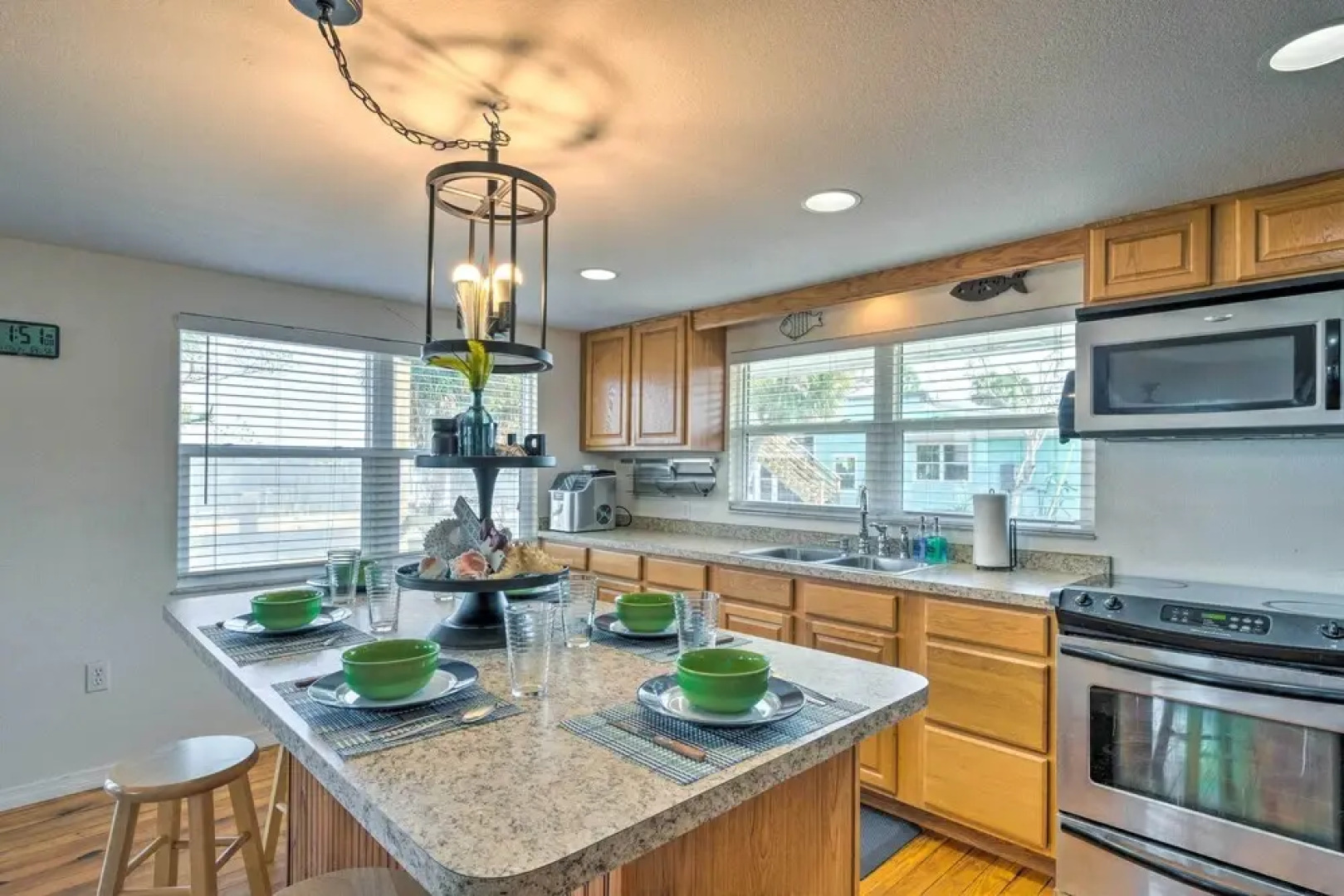 Little Gasparilla Home: Walk to Beaches!