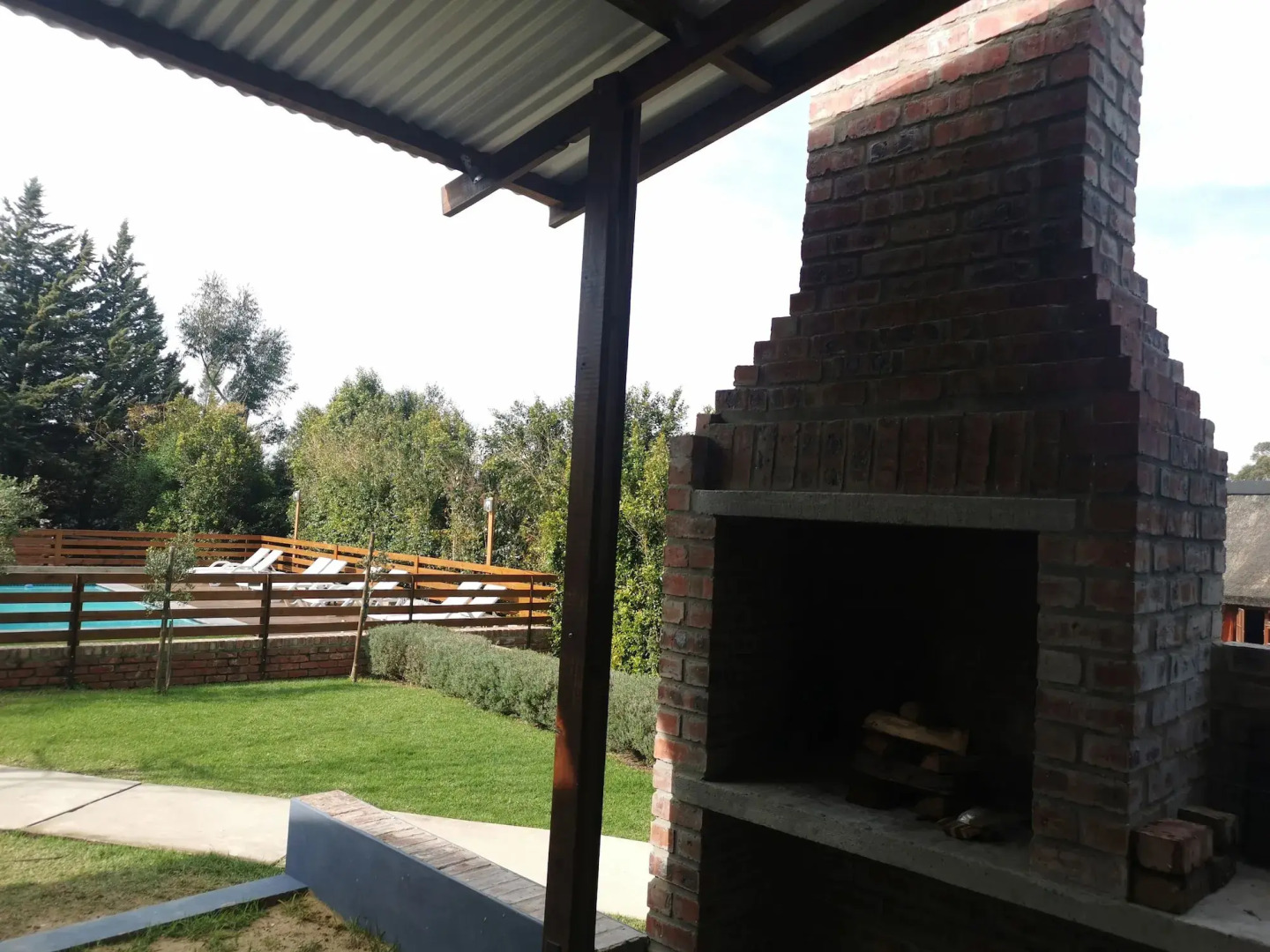 A Hilltop Country Retreat