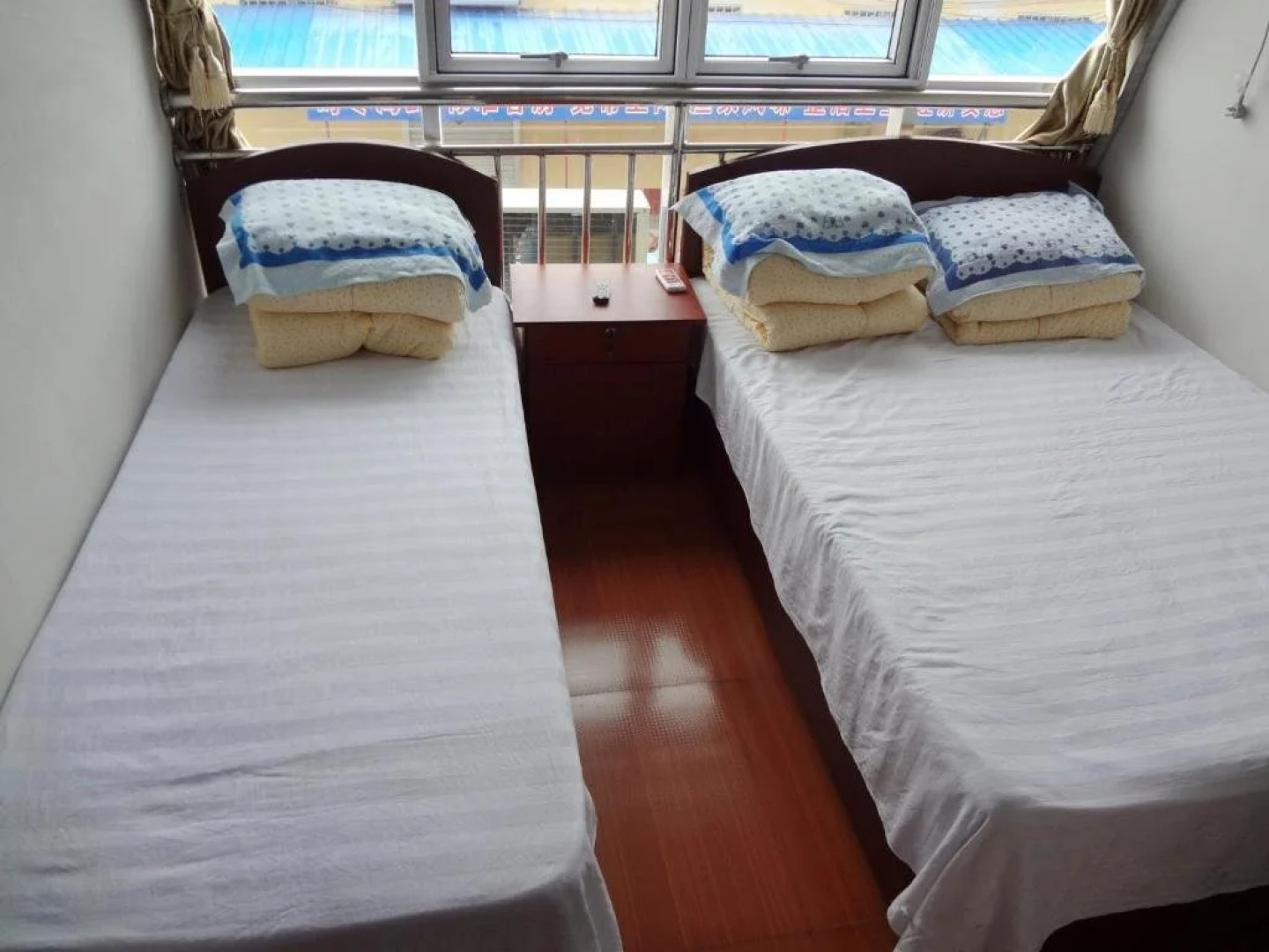 Rizhao Hongqiang Yujia Hotel